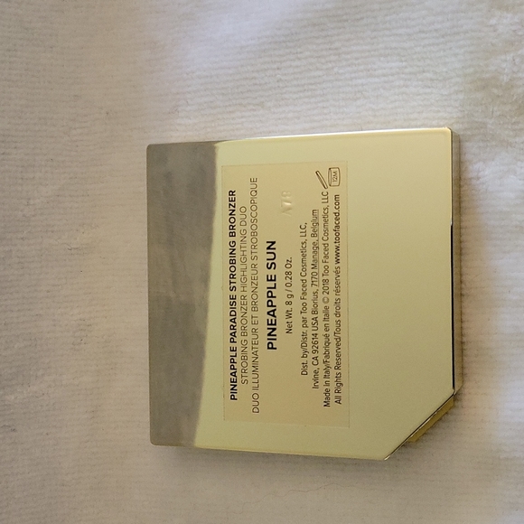 Too Faced Pineapple Paradise Bronzer - Picture 3 of 3